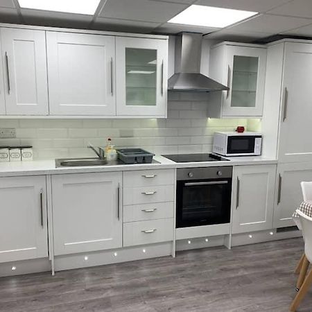 Huge Studio Close To City Centre With Free Secure Parking ليدز المظهر الخارجي الصورة