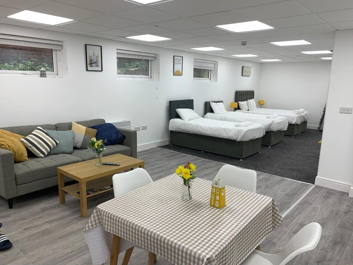 Huge Studio Close To City Centre With Free Secure Parking ليدز المظهر الخارجي الصورة