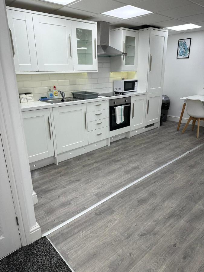 Huge Studio Close To City Centre With Free Secure Parking ليدز المظهر الخارجي الصورة